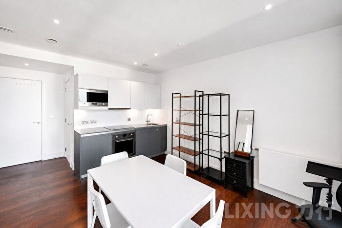 1 Bedroom Flat For Sale In Harbour Way, Canary Wharf, E14