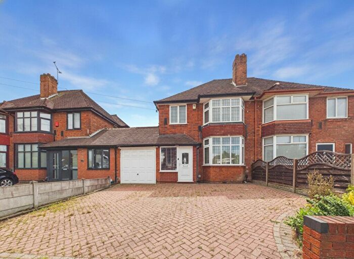3 Bedroom Semi Detached House For Sale In Walsall Road, Great Barr, Birmingham, B42