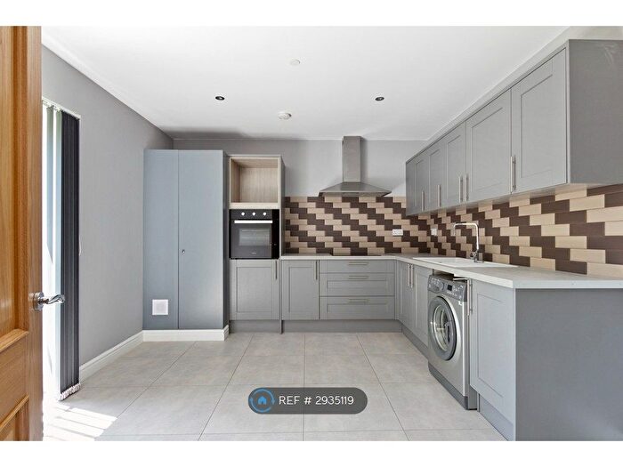 1 Bedroom Flat To Rent In Carlton House, Ebbw Vale, NP23