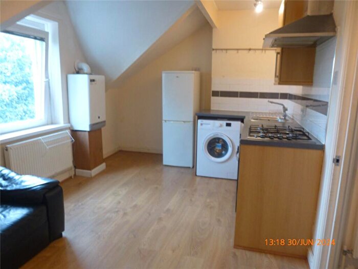 1 Bedroom Flat To Rent In Richmond Road, Roath, Cardiff, CF24