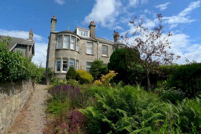 2 Bedroom Flat To Rent In Lade Braes, St Andrews, KY16