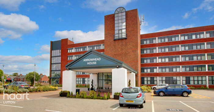2 Bedroom Flat For Sale In Arrowhead House, Laporte Way, Luton, LU4