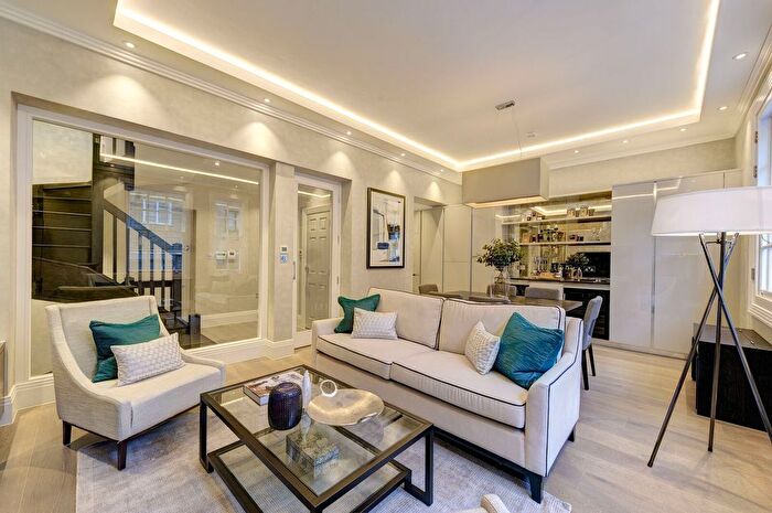 3 Bedroom Maisonette For Sale In Montagu Square, Marylebone, London, W1H