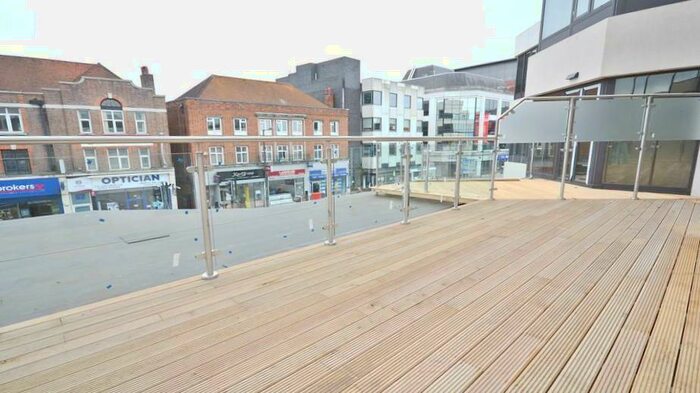 2 Bedroom Apartment To Rent In High Street, Slough, SL1