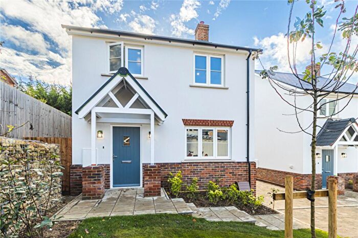 3 Bedroom Detached House To Rent In Walsham Close, Hemel Hempstead, Hertfordshire, HP1