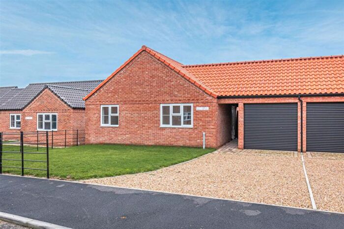 3 Bedroom Detached Bungalow For Sale In High View Park, Cromer, NR27