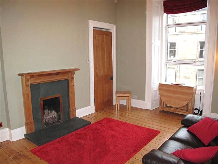 2 Bedroom Flat To Rent In Lutton Place, Edinburgh, EH8