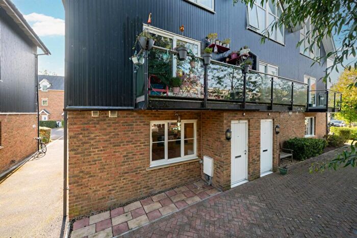 1 Bedroom Maisonette For Sale In Fourdrinier Way, Hemel Hempstead, HP3