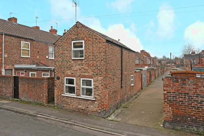 1 Bedroom Detached House To Rent In Arthur Street, York, North Yorkshire, YO10