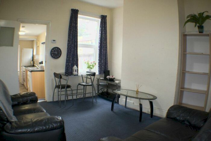 4 Bedroom House To Rent In Alton Road, B29