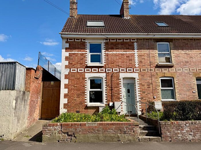 4 Bedroom End Of Terrace House For Sale In St. Michaels Avenue, Yeovil, BA21