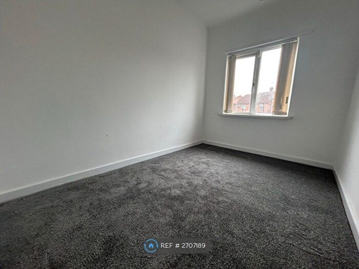 3 Bedroom Semi-detached House To Rent In Glencoe Avenue, Leicester, LE4