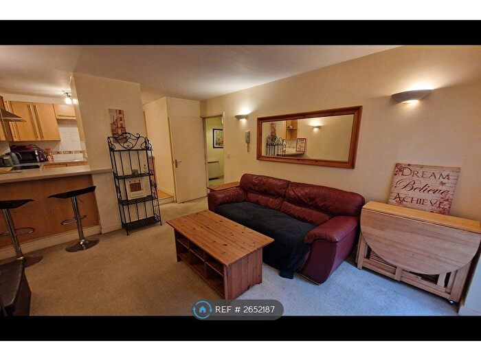 1 Bedroom Flat To Rent In Rusholme, Manchester, M14