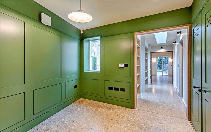 2 Bedroom Bungalow To Rent In Grantchester Road, Cambridge, CB3