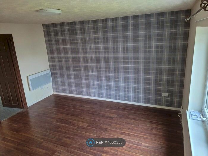 3 Bedroom Flat To Rent In Tarbolton Road, Cumbernauld, Glasgow, G67