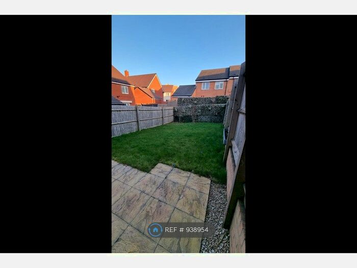 3 Bedroom Semi-Detached House To Rent In Primrose Road, Emersons Green, Bristol, BS16