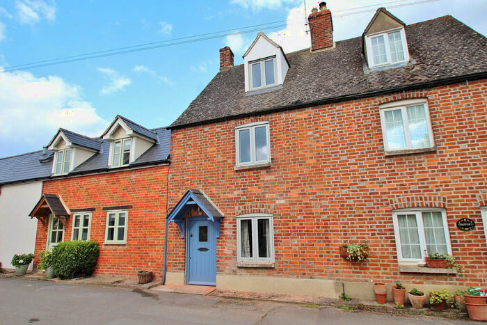 2 Bedroom Cottage For Sale In Chapel Lane, Northmoor, OX29