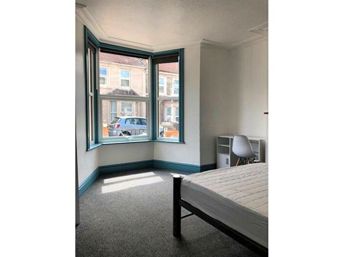 5 Bedroom House To Rent In Tudor Road, Bristol, BS5