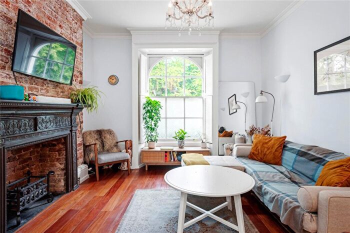 2 Bedroom Duplex To Rent In Myddelton Square, Clerkenwell, London, EC1R