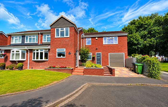 4 Bedroom Semi-Detached House To Rent In Napier, Tamworth, B77