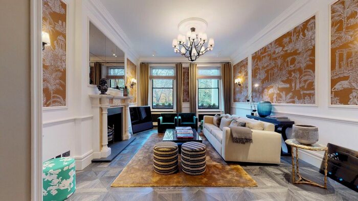 3 Bedroom Flat To Rent In Cadogan Square, London, SW1X