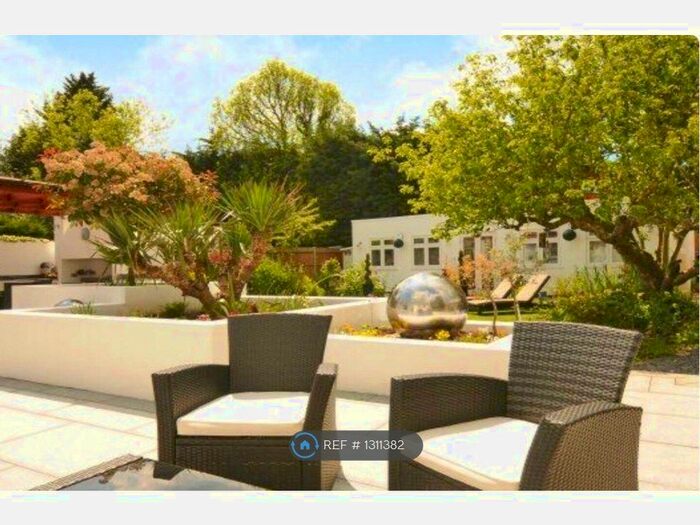 1 Bedroom Flat To Rent In Eversley Crescent, Ruislip HA4