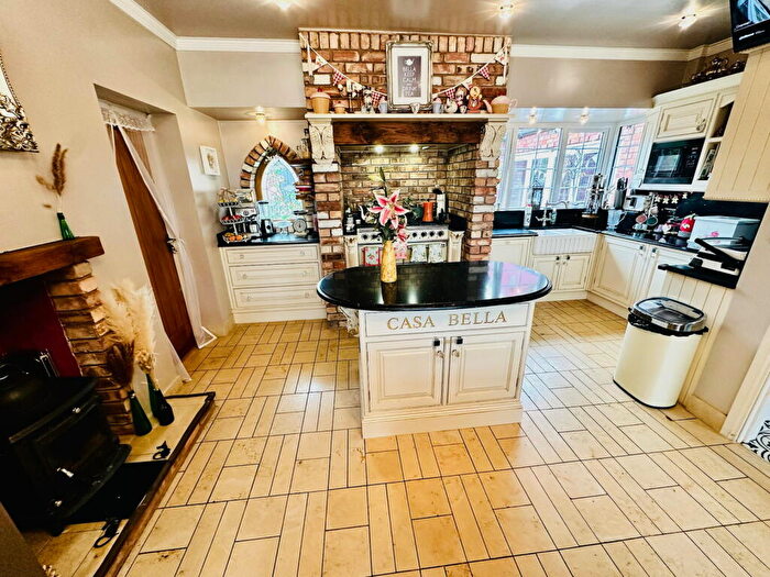4 Bedroom Detached House For Sale In Brick Kiln Lane, Gornal Wood, DY3