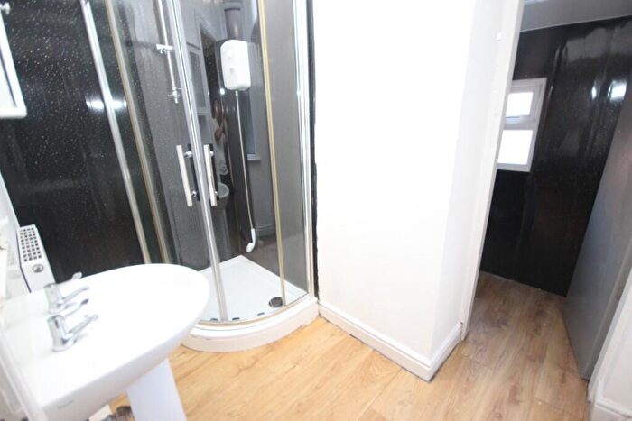 7 Bedroom Terraced House To Rent In Langdale Road, Liverpool, Merseyside, L15