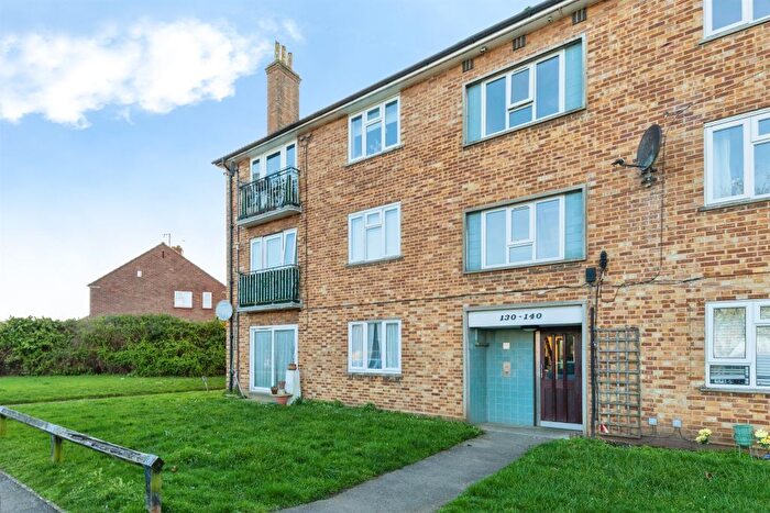 2 Bedroom Flat For Sale In Bentley Road, Hertford, SG14
