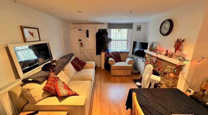 2 Bedroom Cottage To Rent In Nursery Row, High Barnet, EN5