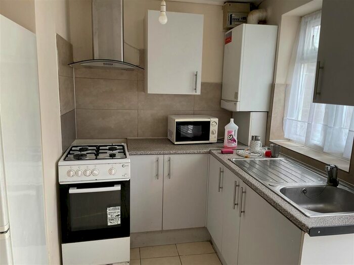1 Bedroom Flat To Rent In Hounslow Road, Feltham, TW14