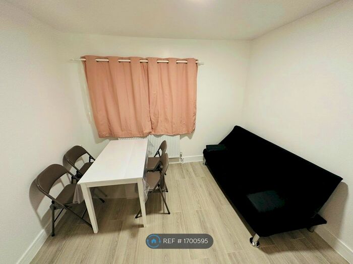 Studio To Rent In Warwick Avenue, Harrow, HA2