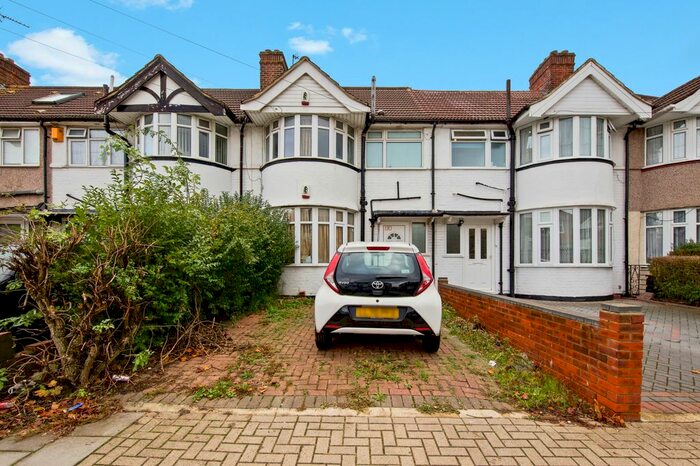 2 Bedroom Flat To Rent In Charlton Road, London HA3