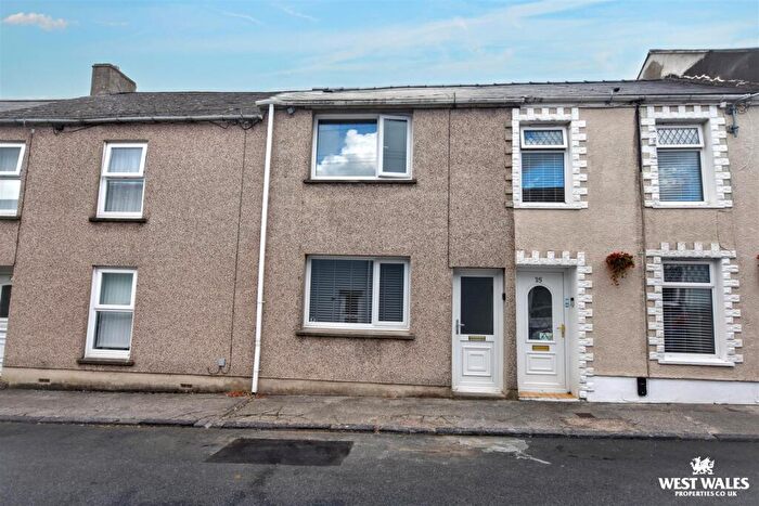2 Bedroom Terraced House For Sale In Clarence Street, Pembroke Dock, SA72
