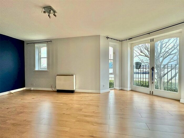 2 Bedroom Apartment To Rent In Harlinger Street, Woolwich, SE18