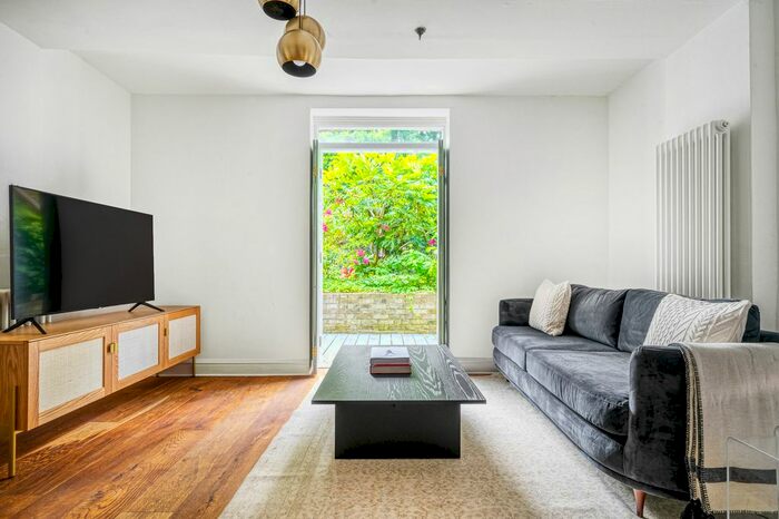 2 Bedroom Flat To Rent In Kentish Town, London, NW5