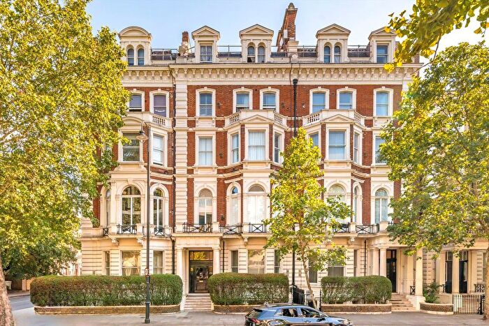 1 Bedroom Flat To Rent In Cromwell Road, Earls Court, SW5