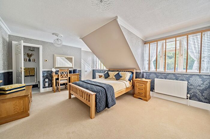 5 Bedroom Detached House For Sale In Crookham Road, Church Crookham, Fleet, Hampshire, GU51