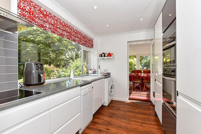 3 Bedroom Semi-Detached House For Sale In Clewson Rise, Penenden Heath, Maidstone, Kent, ME14