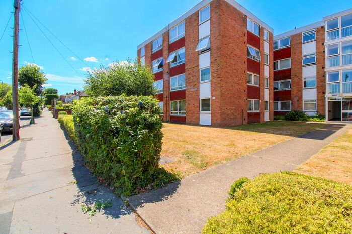 2 Bedroom Flat To Rent In Ashburton Road, Addiscombe, Croydon, CR0