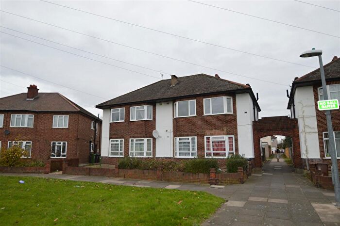 2 Bedroom Maisonette To Rent In Rainham Road South, Dagenham, RM10