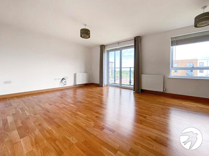 2 Bedroom Flat To Rent In Creek Mill Way, Dartford, Kent, DA1