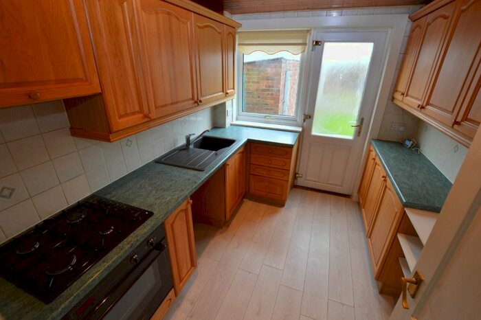 2 Bedroom Flat To Rent In Dornoch Place, Glenrothes, KY6