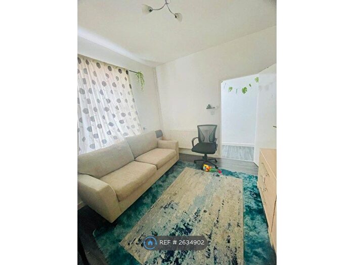 2 Bedroom Terraced House To Rent In South Market Street, Newport, NP20