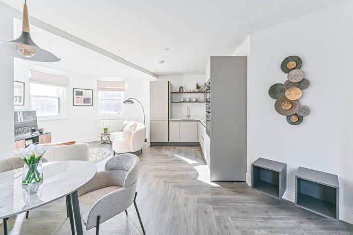 2 Bedroom Flat For Sale In The Wharf Collection, Battersea, London, SW11