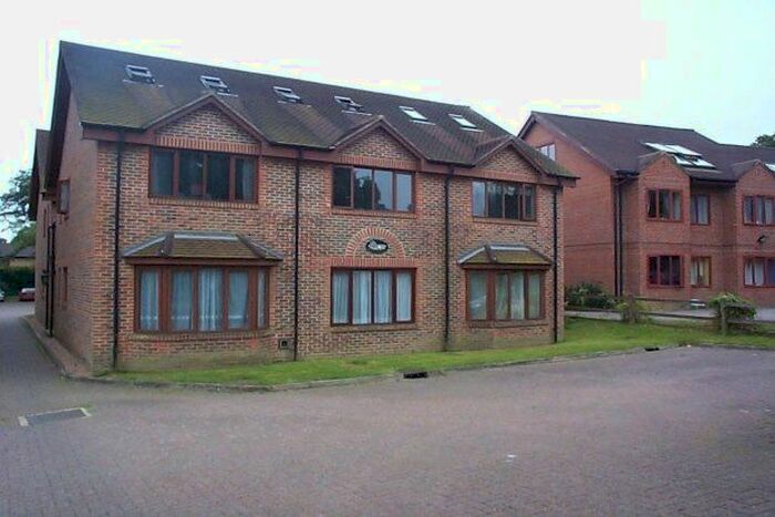 1 Bedroom Studio To Rent In Maple Green, Crawley, RH11
