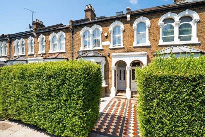 5 Bedroom House For Sale In Grenville Road, London, N19