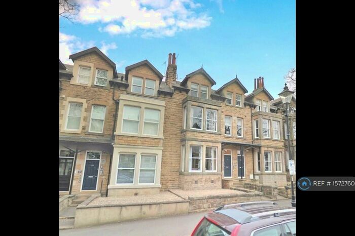 2 Bedroom Flat To Rent In Valley Drive, Harrogate, HG2