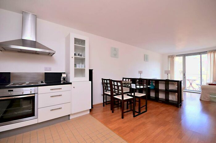 1 Bedroom Flat To Rent In Narrow Street, Limehouse, London, E14