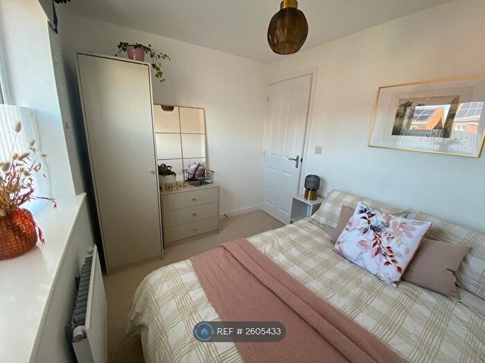 3 Bedroom Semi-Detached House To Rent In Manningham Lane, Kettering, NN15